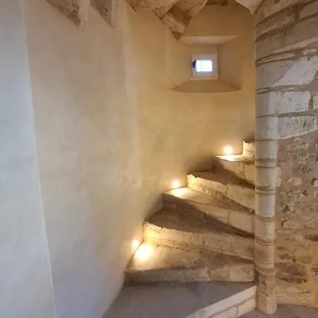 La Tour Aux Hirondelles